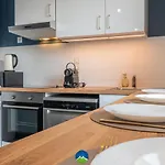 Апартаменты New Cattenom - For Teams & Families - 4 To 7 Beds, 3-min Parking