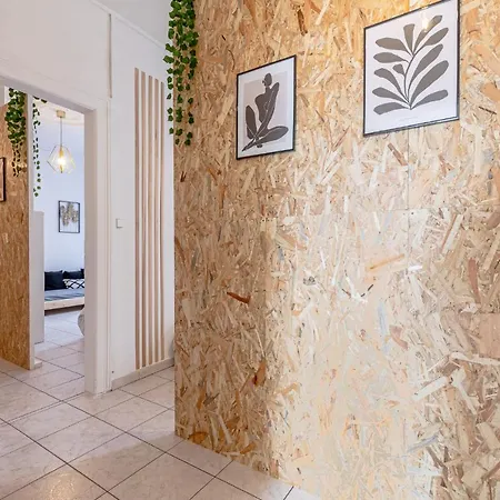 3 Appts - 3 A 7 Lits - Parfait 6 A 10 Pers - Max 29 Pers - 1 Immeuble - Convivialite, Rentabilite ------ - 3 Apts - 3 To 7 Beds - Ideal For 6 To 10 Guests - Up To 29 - Same Building -- Cattenom 아파트 Hettange-Grande
