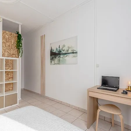 3 Appts - 3 A 7 Lits - Parfait 6 A 10 Pers - Max 29 Pers - 1 Immeuble - Convivialite, Rentabilite ------ - 3 Apts - 3 To 7 Beds - Ideal For 6 To 10 Guests - Up To 29 - Same Building -- Cattenom Appartement *