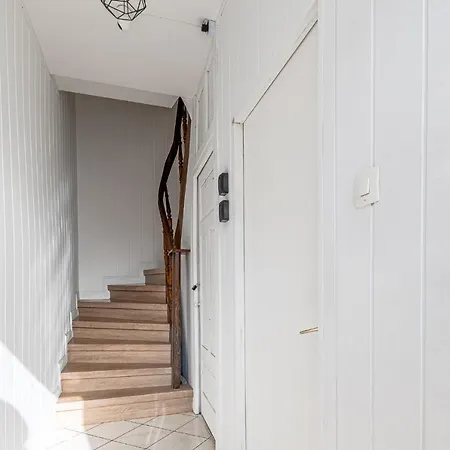 3 Appts - 3 A 7 Lits - Parfait 6 A 10 Pers - Max 29 Pers - 1 Immeuble - Convivialite, Rentabilite ------ - 3 Apts - 3 To 7 Beds - Ideal For 6 To 10 Guests - Up To 29 - Same Building -- Cattenom Appartement
