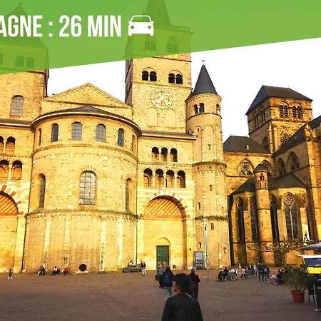 3 Appts - 3 A 7 Lits - Parfait 6 A 10 Pers - Max 29 Pers - 1 Immeuble - Convivialite, Rentabilite ------ - 3 Apts - 3 To 7 Beds - Ideal For 6 To 10 Guests - Up To 29 - Same Building -- Cattenom Appartement Hettange-Grande