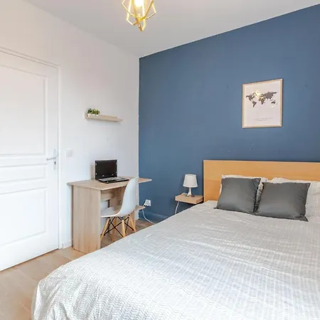 3 Appts - 3 A 7 Lits - Parfait 6 A 10 Pers - Max 29 Pers - 1 Immeuble - Convivialite, Rentabilite ------ - 3 Apts - 3 To 7 Beds - Ideal For 6 To 10 Guests - Up To 29 - Same Building -- Cattenom Appartement Hettange-Grande