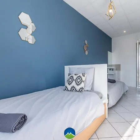 3 Appts - 3 A 7 Lits - Parfait 6 A 10 Pers - Max 29 Pers - 1 Immeuble - Convivialite, Rentabilite ------ - 3 Apts - 3 To 7 Beds - Ideal For 6 To 10 Guests - Up To 29 - Same Building -- Cattenom Appartement Hettange-Grande