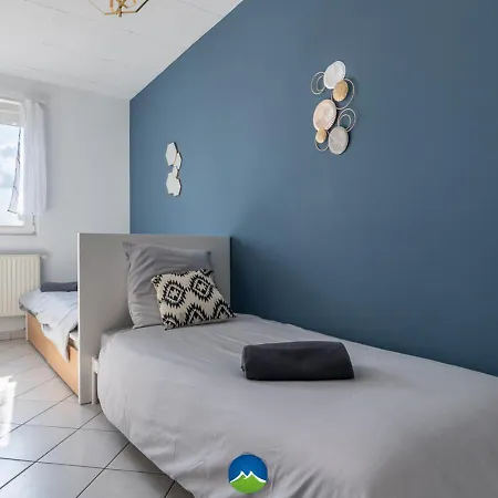 Appartement 3 Appts - 3 A 7 Lits - Parfait 6 A 10 Pers - Max 29 Pers - 1 Immeuble - Convivialite, Rentabilite ------ - 3 Apts - 3 To 7 Beds - Ideal For 6 To 10 Guests - Up To 29 - Same Building -- Cattenom Hettange-Grande