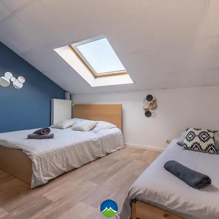 3 Appts - 3 A 7 Lits - Parfait 6 A 10 Pers - Max 29 Pers - 1 Immeuble - Convivialite, Rentabilite ------ - 3 Apts - 3 To 7 Beds - Ideal For 6 To 10 Guests - Up To 29 - Same Building -- Cattenom *