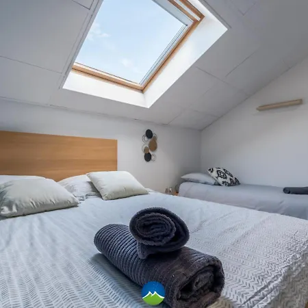 3 Appts - 3 A 7 Lits - Parfait 6 A 10 Pers - Max 29 Pers - 1 Immeuble - Convivialite, Rentabilite ------ - 3 Apts - 3 To 7 Beds - Ideal For 6 To 10 Guests - Up To 29 - Same Building -- Cattenom Apartman *