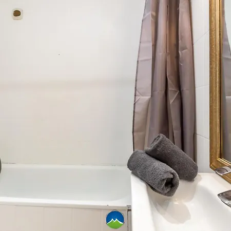 Apartment Matcha - 3 Min Parking, Wi-fi, Nespresso - Spacieux & Serein, Ideal Pros Et Familles - Spacious & Serene, Perfect For Pros & Families Hettange-Grande