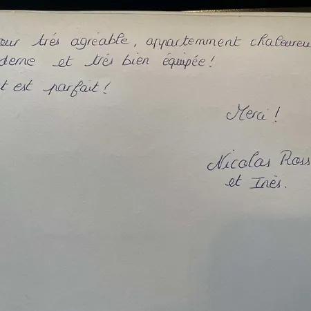 3 Appts - 3 A 7 Lits - Parfait 6 A 10 Pers - Max 29 Pers - 1 Immeuble - Convivialite, Rentabilite ------ - 3 Apts - 3 To 7 Beds - Ideal For 6 To 10 Guests - Up To 29 - Same Building -- Cattenom