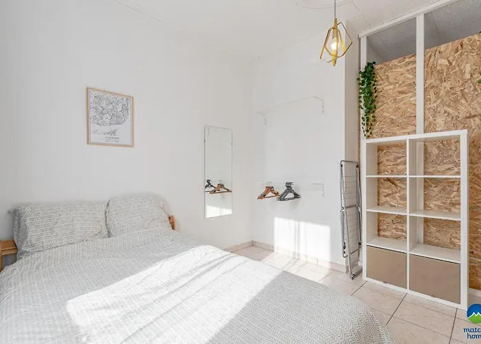 New Cattenom - For Teams & Families - 4 To 7 Beds, 3-min Parking Apartment