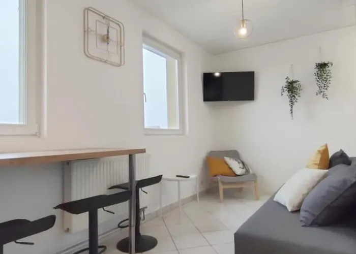 New Cattenom - For Teams & Families - 4 To 7 Beds, 3-min Parking Apartment